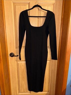 Black Long Sleeve Scoop Neck Snatched Dress